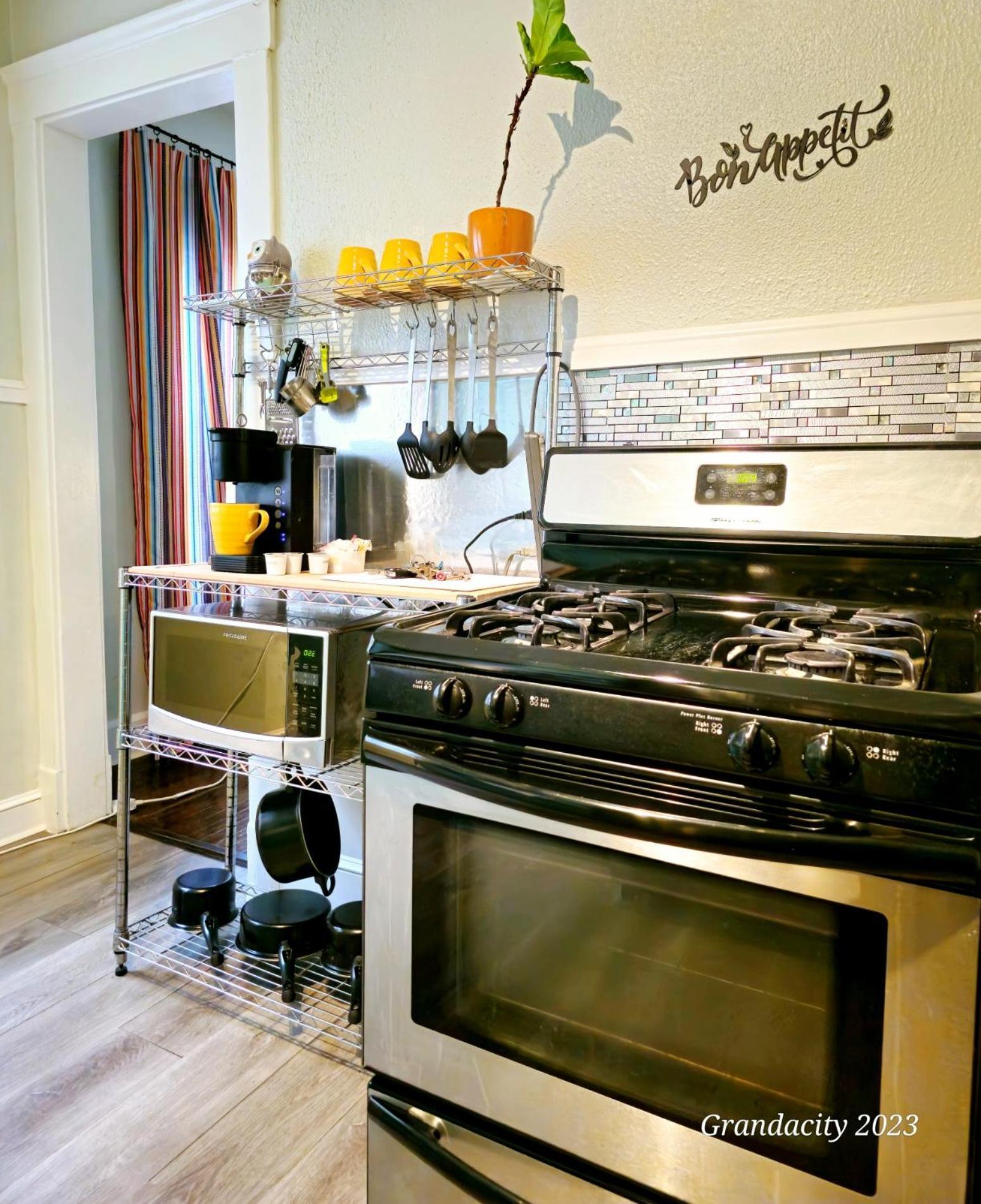 Charming! Near Cle Clinic/Uh/Cwru/Dwntwn W/Porch Villa Cleveland Luaran gambar